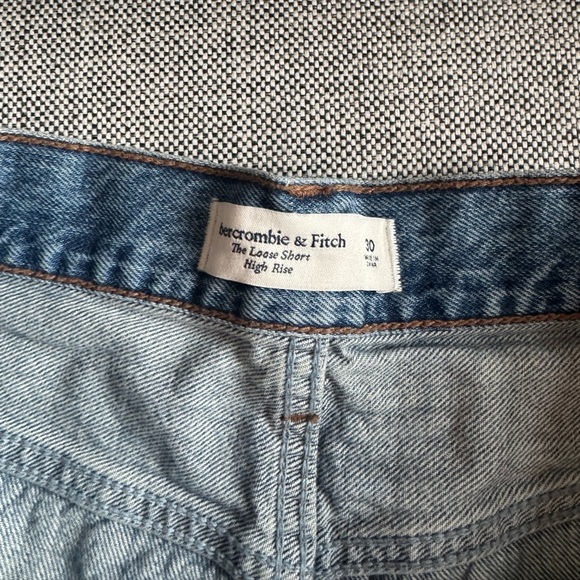NWT Abercrombie High Rise Loose Shorts - Picture 7 of 9